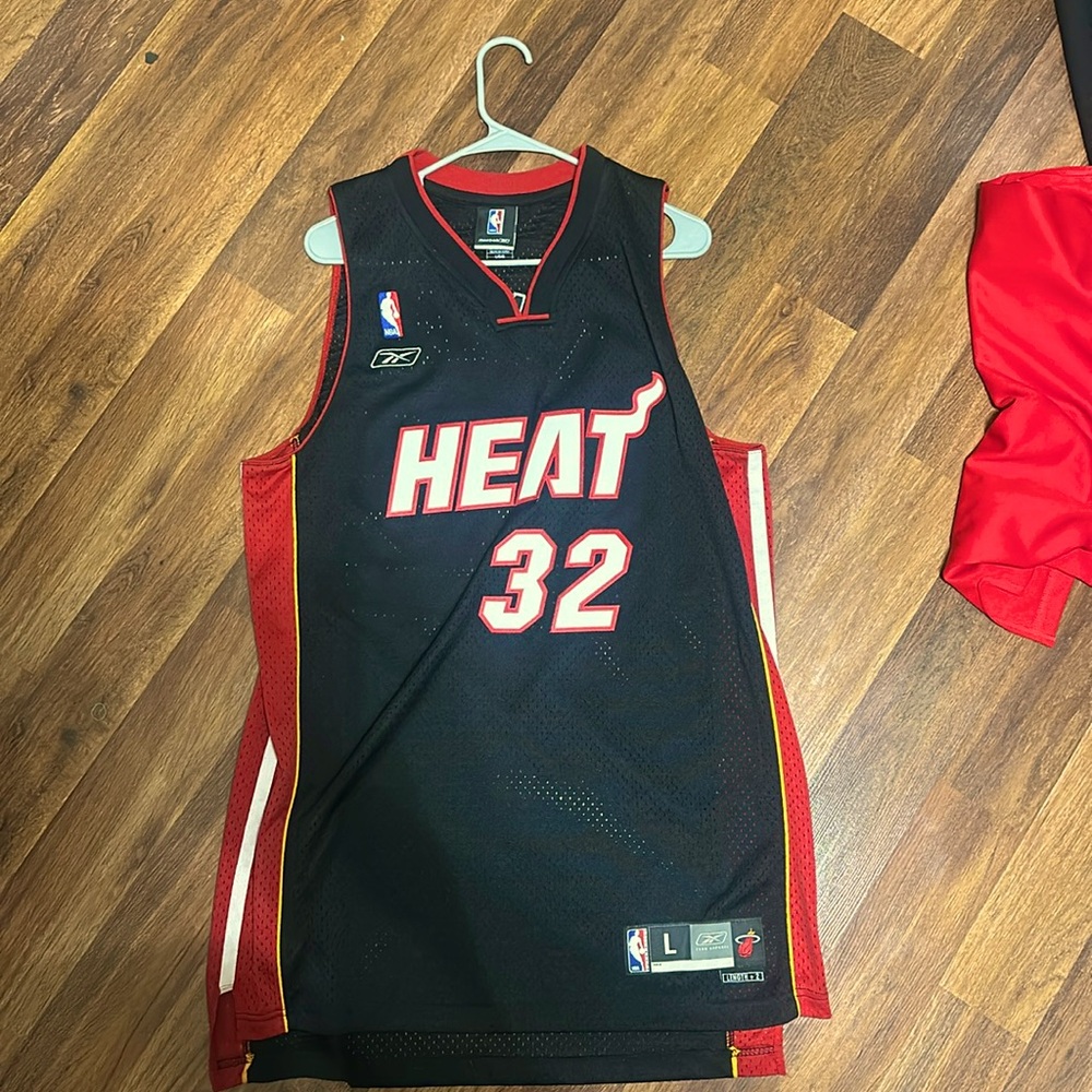 Amazing shape and quality, Reebok era shaq jersey.